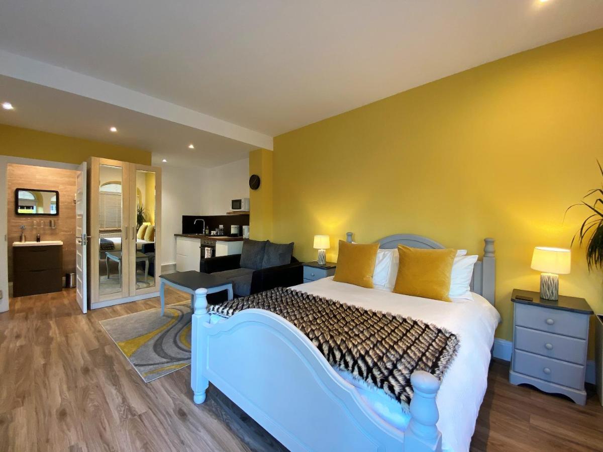فندق Harlestone Retreat (Adults Only) نورث هامبتون المظهر الخارجي الصورة