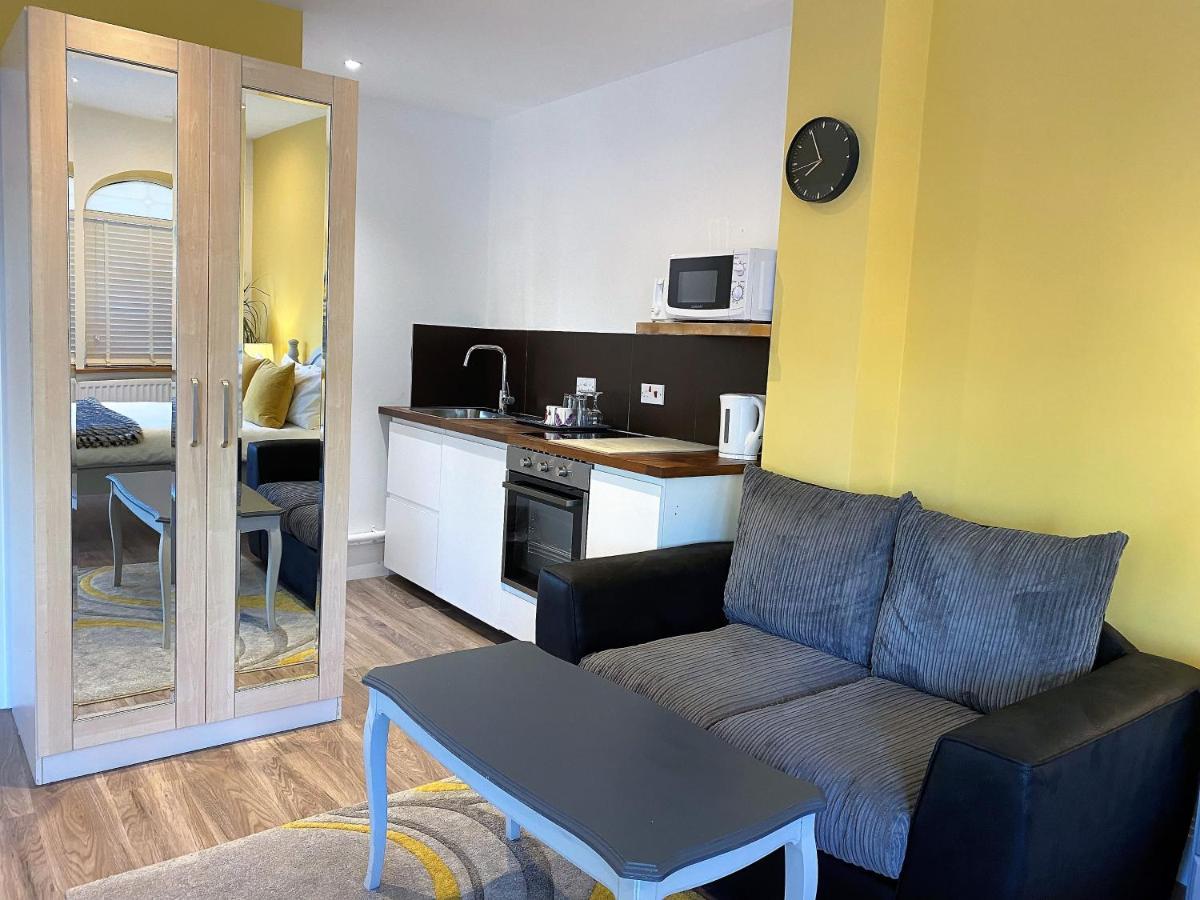 فندق Harlestone Retreat (Adults Only) نورث هامبتون المظهر الخارجي الصورة
