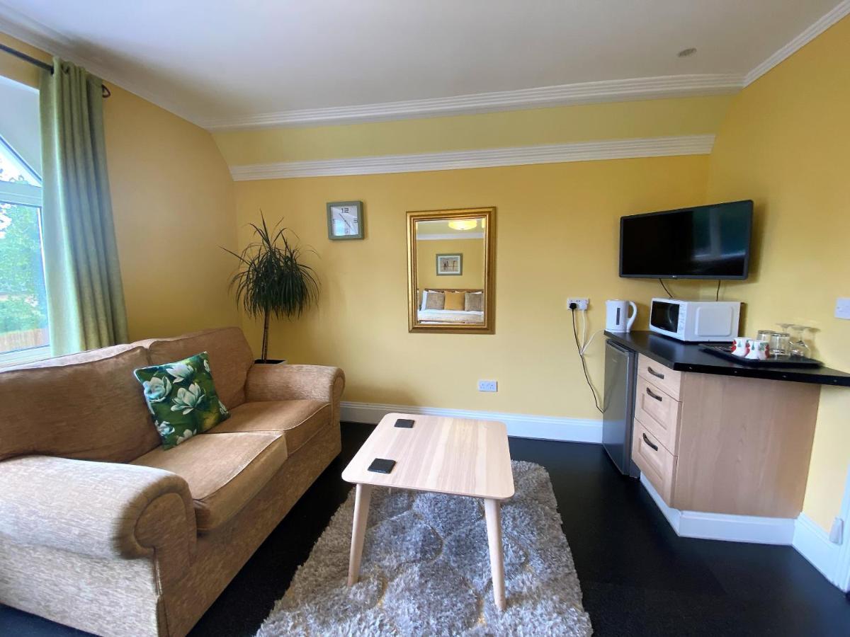 فندق Harlestone Retreat (Adults Only) نورث هامبتون المظهر الخارجي الصورة
